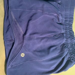 Lululemon hotty hot 4” shorts